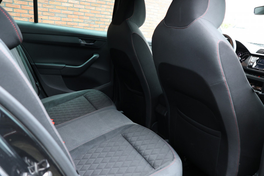 Škoda Fabia Combi 1.0 TSI Monte Carlo | CarPlay | PDC | LED | Trekhaak | Climatronic | LM Velgen | Sport stoelen | Nieuwe APK | NAP Logisch