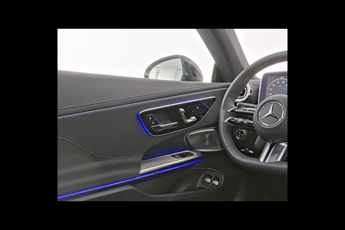 Mercedes-Benz CLE Coupé 300 e AMG Plug-In Hybride AMG Line Premium Plus | Night Pakket | Trekhaak | Distronic | Panorama Schuif-Kanteldak | Stuur en Stoelverwarming. Inclusief 24 maanden MB Certified garantie voor Europa.