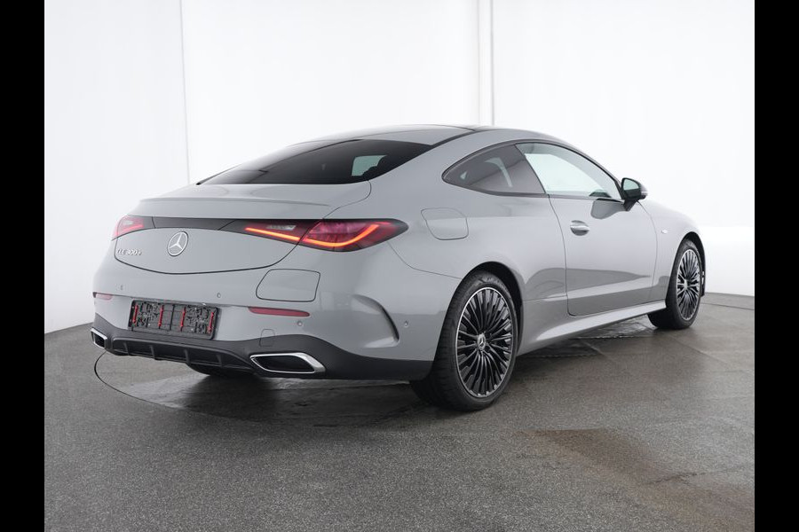 Mercedes-Benz CLE Coupé 300 e AMG Plug-In Hybride AMG Line Premium Plus | Night Pakket | Trekhaak | Distronic | Panorama Schuif-Kanteldak | Stuur en Stoelverwarming. Inclusief 24 maanden MB Certified garantie voor Europa.