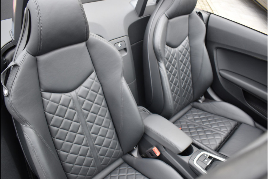 Audi TT Roadster 40 TFSI Black Edition Facelift Model RS-Stoelen Navi Led 19 Inch