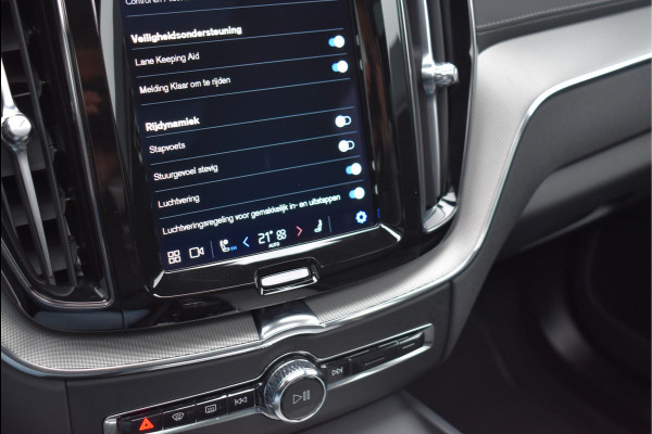 Volvo XC60 2.0 Recharge T8 AWD R-Design 455 Pk Pano Luchtvering Trekhaak Keyless Leder 21 Inch