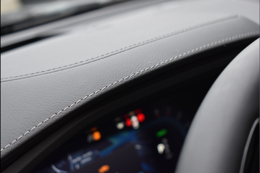 Volvo XC60 2.0 Recharge T8 AWD R-Design 455 Pk Pano Luchtvering Trekhaak Keyless Leder 21 Inch