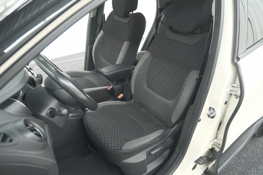 Renault Captur TCe 120 EDC Intens | Camera | Dodehoekdetectie | Navigatie | Parkeersensoren