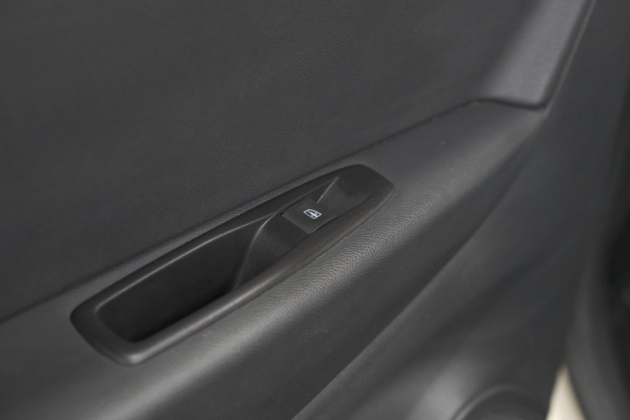 Renault Captur TCe 120 EDC Intens | Camera | Dodehoekdetectie | Navigatie | Parkeersensoren