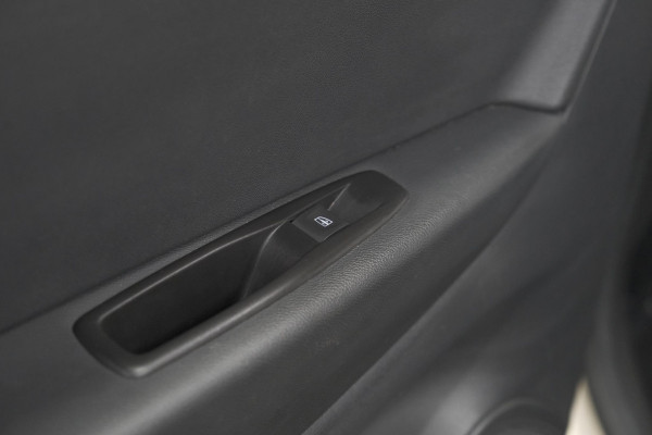 Renault Captur TCe 120 EDC Intens | Camera | Dodehoekdetectie | Navigatie | Parkeersensoren