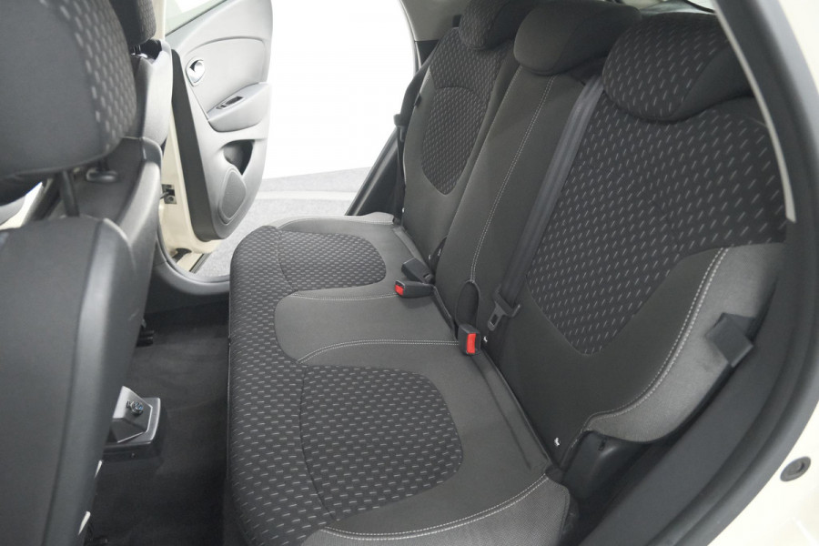 Renault Captur TCe 120 EDC Intens | Camera | Dodehoekdetectie | Navigatie | Parkeersensoren