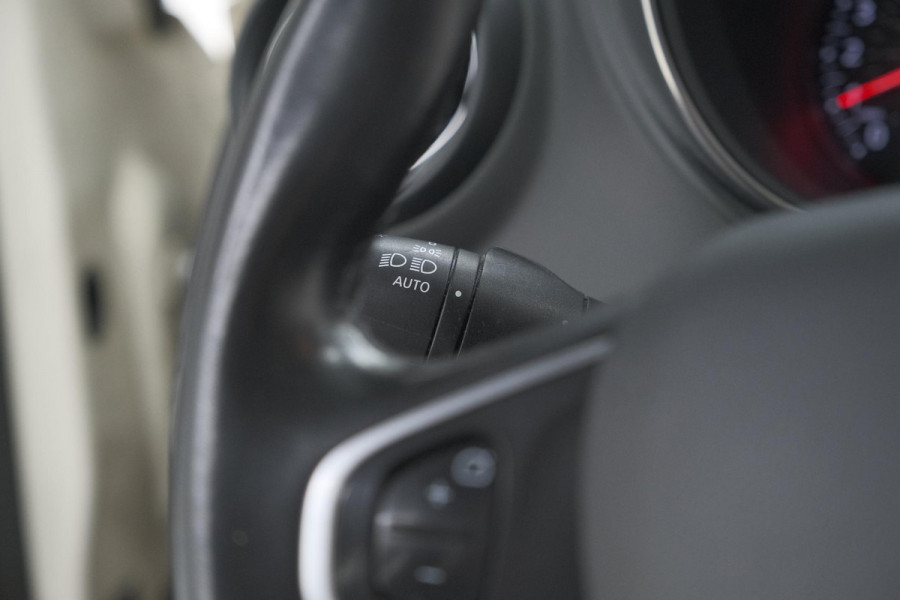 Renault Captur TCe 120 EDC Intens | Camera | Dodehoekdetectie | Navigatie | Parkeersensoren