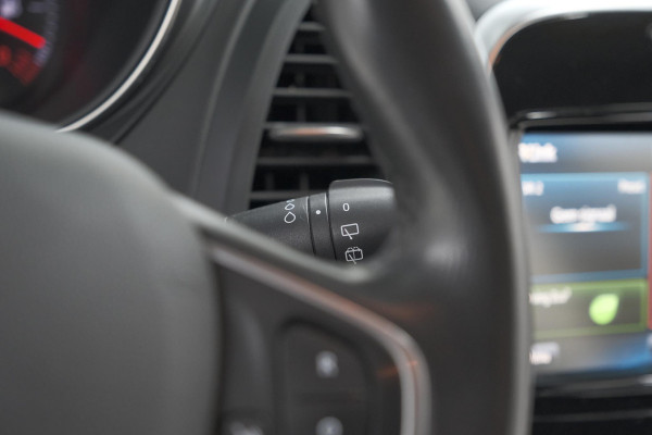 Renault Captur TCe 120 EDC Intens | Camera | Dodehoekdetectie | Navigatie | Parkeersensoren