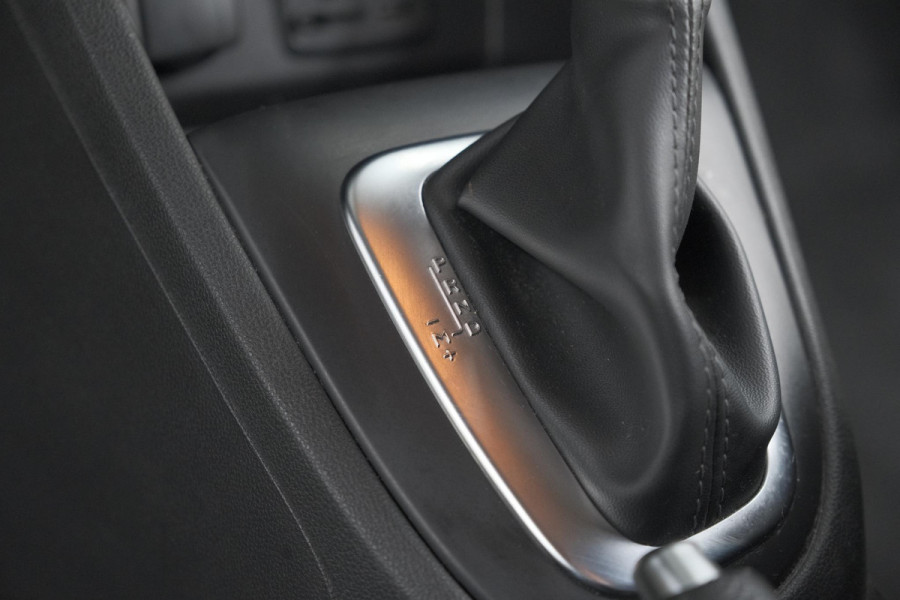 Renault Captur TCe 120 EDC Intens | Camera | Dodehoekdetectie | Navigatie | Parkeersensoren