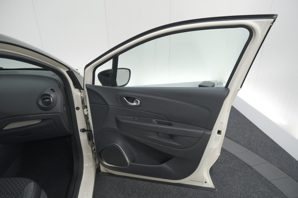 Renault Captur TCe 120 EDC Intens | Camera | Dodehoekdetectie | Navigatie | Parkeersensoren