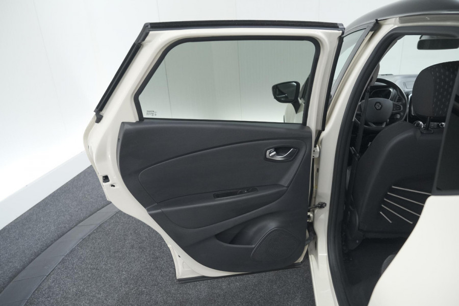 Renault Captur TCe 120 EDC Intens | Camera | Dodehoekdetectie | Navigatie | Parkeersensoren