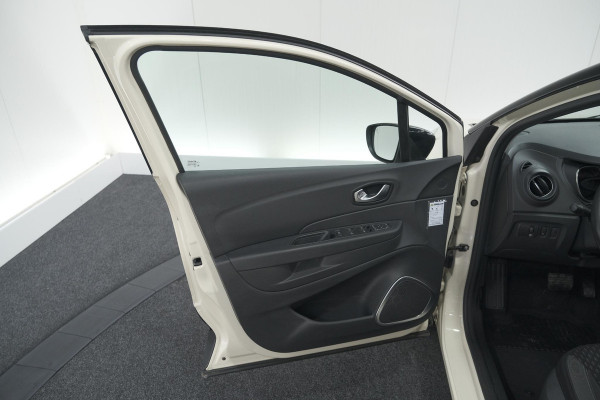 Renault Captur TCe 120 EDC Intens | Camera | Dodehoekdetectie | Navigatie | Parkeersensoren