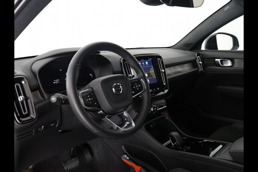 Volvo C40 RECHARGE TWIN INTRO AWD 78 KW/408 PK ACCU 92% BIJNA 2022.GARANTIE TOT 2032** 1800 KG TREKGEWICHT. PANODAK