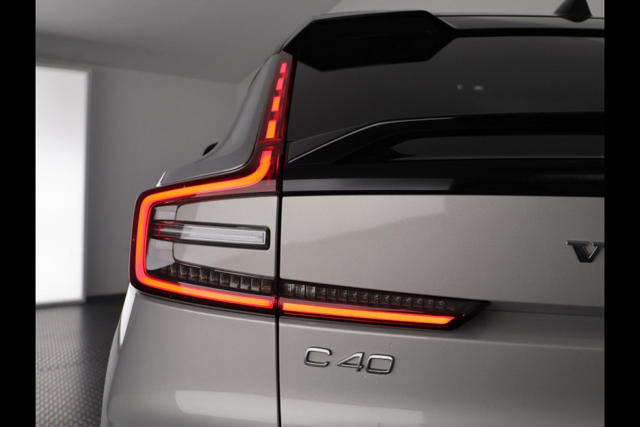 Volvo C40 RECHARGE TWIN INTRO AWD 78 KW/408 PK ACCU 92% BIJNA 2022.GARANTIE TOT 2032** 1800 KG TREKGEWICHT. PANODAK