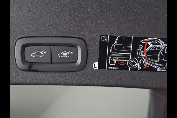 Volvo C40 RECHARGE TWIN INTRO AWD 78 KW/408 PK ACCU 92% BIJNA 2022.GARANTIE TOT 2032** 1800 KG TREKGEWICHT. PANODAK