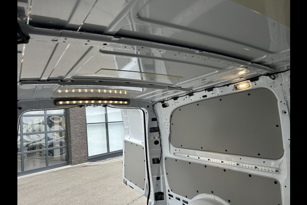 Mercedes-Benz Vito 116 CDI L3 Pro 2500KG Trekhaak / MBUX / Camera / Navigatie / Cruise control / Airco / Achterdeuren