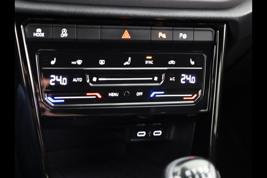 Volkswagen T-Roc 1.0 TSI R-Line 110PK | Blackstyle | Navigatie via app | Stoelverwarming | Keyless entry |