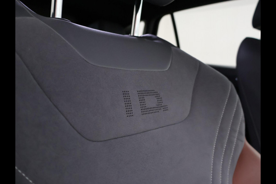 Volkswagen ID.4 First 77 kWh 1st EDITION + WEGKL. TREKHAAK | 20 INCH | CAMERA | STOELVERW. | APPLE CARPLAY