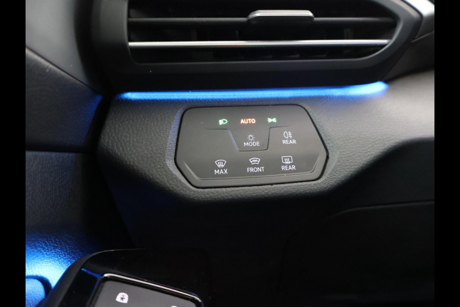 Volkswagen ID.4 First 77 kWh 1st EDITION + WEGKL. TREKHAAK | 20 INCH | CAMERA | STOELVERW. | APPLE CARPLAY