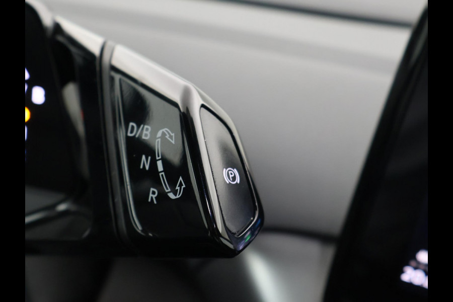 Volkswagen ID.4 First 77 kWh 1st EDITION + WEGKL. TREKHAAK | 20 INCH | CAMERA | STOELVERW. | APPLE CARPLAY