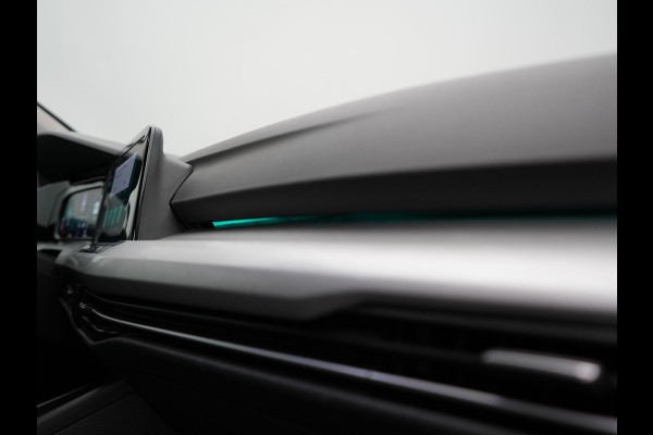 Volkswagen GOLF Variant 1.5 TSI | Adaptive Cruise | Camera | Alcantara Sportstoelen Verwarmd | IQ Light | Stuurverwaming |  Sfeerverlichting | Parkassist | Apple Carplay |