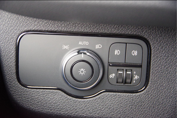 Mercedes-Benz Sprinter 319 3.0 CDI V6 L3H2 AUT. LED, LEDER, 3.5T TREKHAAK, CRUISE, MBUX, CAMERA, STANDKACHEL, CLIMA, APPLE CARPLAY/ANDROID AUTO, PARKEE