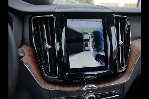 Volvo XC60 2.0 T8 Plug-in hybrid AWD ULTRA Dark (335kW/455PK) FULL OPTION (PANO / TREKH) ** 1e EIG - Ex VOLVO ** INFORMEER OOK NAAR ONZE AANTREKKELIJKE FINANCIAL-LEASE TARIEVEN **