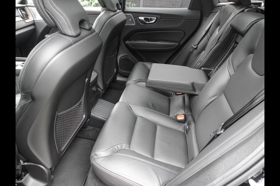 Volvo XC60 2.0 T8 Plug-in hybrid AWD ULTRA Dark (335kW/455PK) FULL OPTION (PANO / TREKH) ** 1e EIG - Ex VOLVO ** INFORMEER OOK NAAR ONZE AANTREKKELIJKE FINANCIAL-LEASE TARIEVEN **