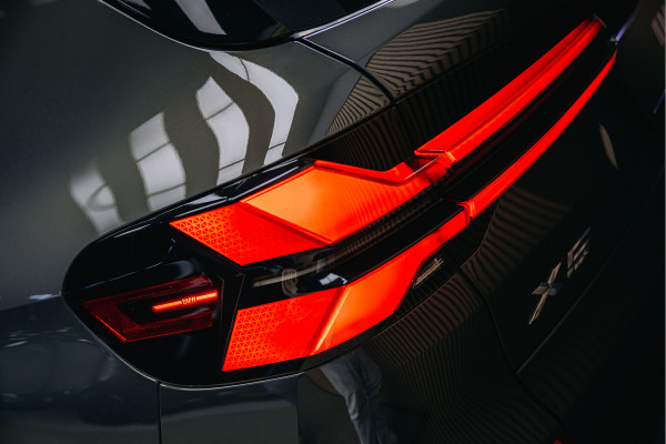 BMW X5 xDrive50e | Luxe stoelen | Luchtvering | Dravit Grau | Trekhaak | Stuur en stoelverwarming | Harman/Kardon |