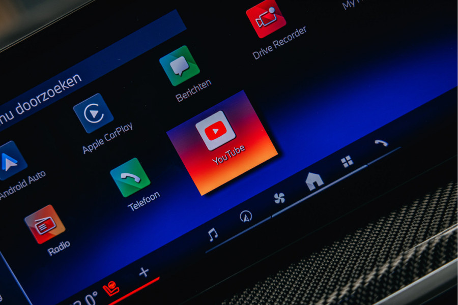 BMW X5 xDrive50e | Luxe stoelen | Luchtvering | Dravit Grau | Trekhaak | Stuur en stoelverwarming | Harman/Kardon |