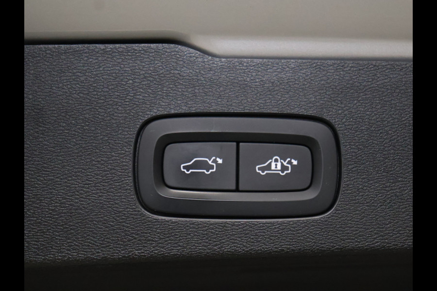 Volvo V60 2.0 B3 Inscription [TREKHAAK INKLAPBAAR, MEMORY SEAT, HARMAN/KARDON, APPLE CARPLAY, ANDROID, STUURVERWARMING, CAMERA, ADAPTIVE CRUISE, STOELVERWARMING, VOL LEDER, PDC V+A, CLIMATE, NIEUWSTAAT]