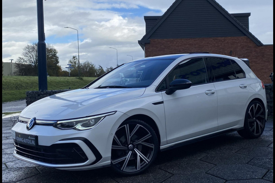Volkswagen Golf 1.5 eTSI R-Line/ Virtual CP/ Pano/ IQ-light/ Sfeer/Cam/19"/Keyless