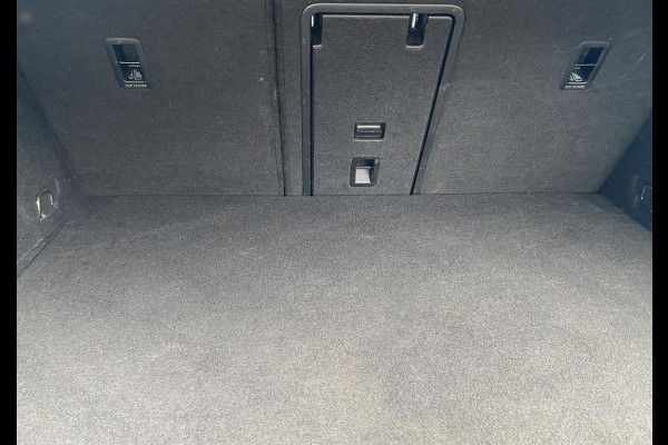 Volkswagen Golf 1.5 eTSI R-Line/ Virtual CP/ Pano/ IQ-light/ Sfeer/Cam/19"/Keyless