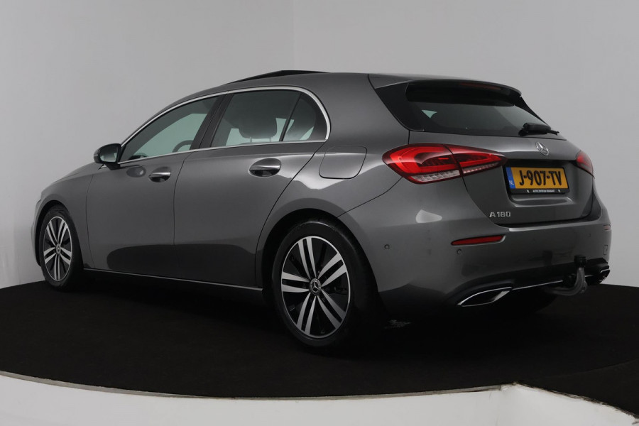 Mercedes-Benz A-Klasse 180 Business Solution Luxury (PANORAMADAK, TREKHAAK, STOELVERWARMING, ELEKTR STOELEN, SFEERVERLICHTING)