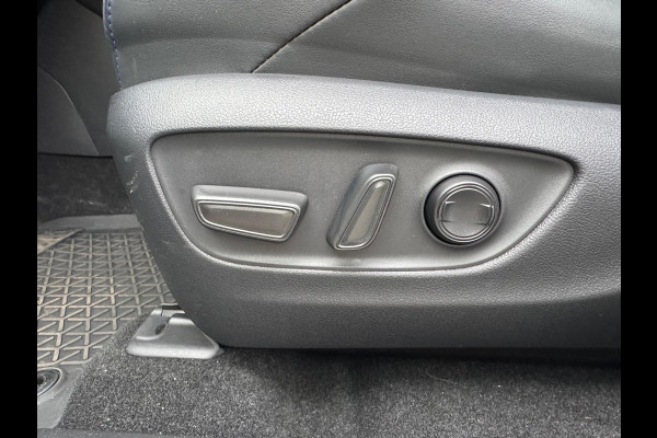 Toyota RAV4 2.5 Hybrid AWD Bi-Tone | Stoel + stuurverwarming, Elektrische achterklep, Apple carplay/Android auto, Groot scherm