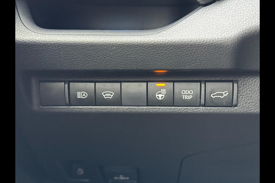 Toyota RAV4 2.5 Hybrid AWD Bi-Tone | Stoel + stuurverwarming, Elektrische achterklep, Apple carplay/Android auto, Groot scherm