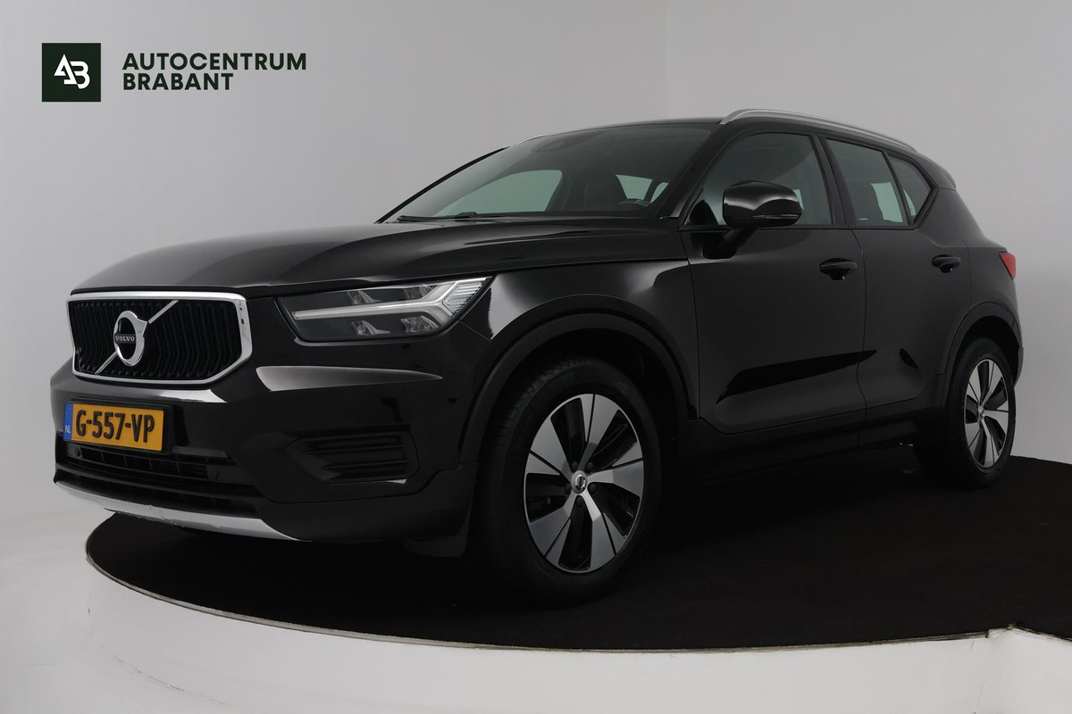 Volvo XC40 1.5 T3 R-Design (TREKHAAK, DIGITALE COCKPIT, PARKEERSENSOREN, AUTOMAAT, NAVIGATIE CARPLAY)
