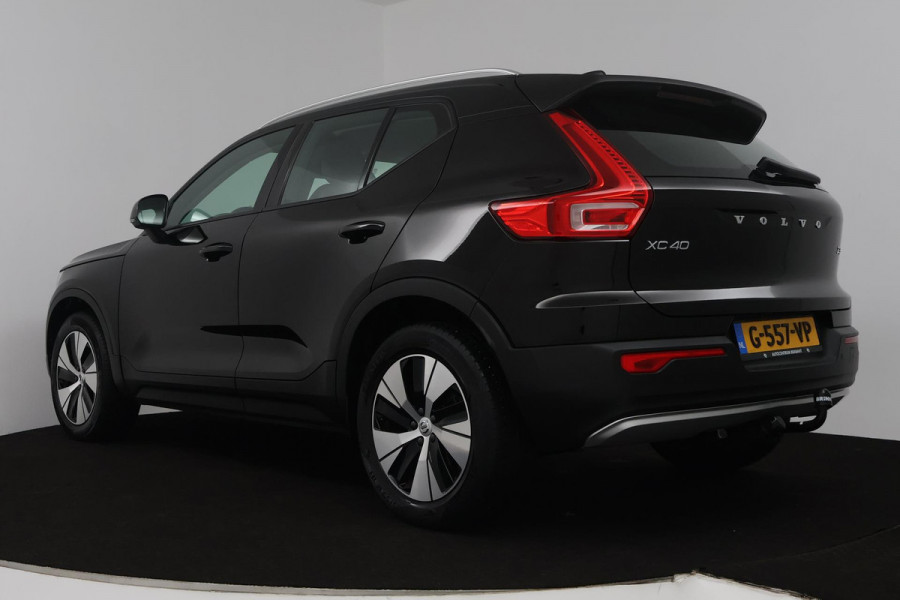 Volvo XC40 1.5 T3 R-Design (TREKHAAK, DIGITALE COCKPIT, PARKEERSENSOREN, AUTOMAAT, NAVIGATIE CARPLAY)
