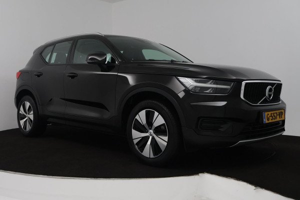 Volvo XC40 1.5 T3 R-Design (TREKHAAK, DIGITALE COCKPIT, PARKEERSENSOREN, AUTOMAAT, NAVIGATIE CARPLAY)