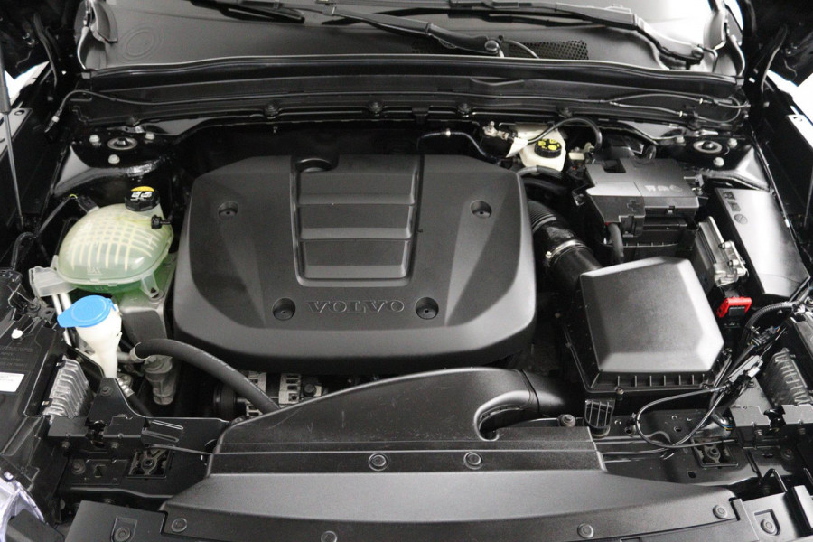 Volvo XC40 1.5 T3 R-Design (TREKHAAK, DIGITALE COCKPIT, PARKEERSENSOREN, AUTOMAAT, NAVIGATIE CARPLAY)