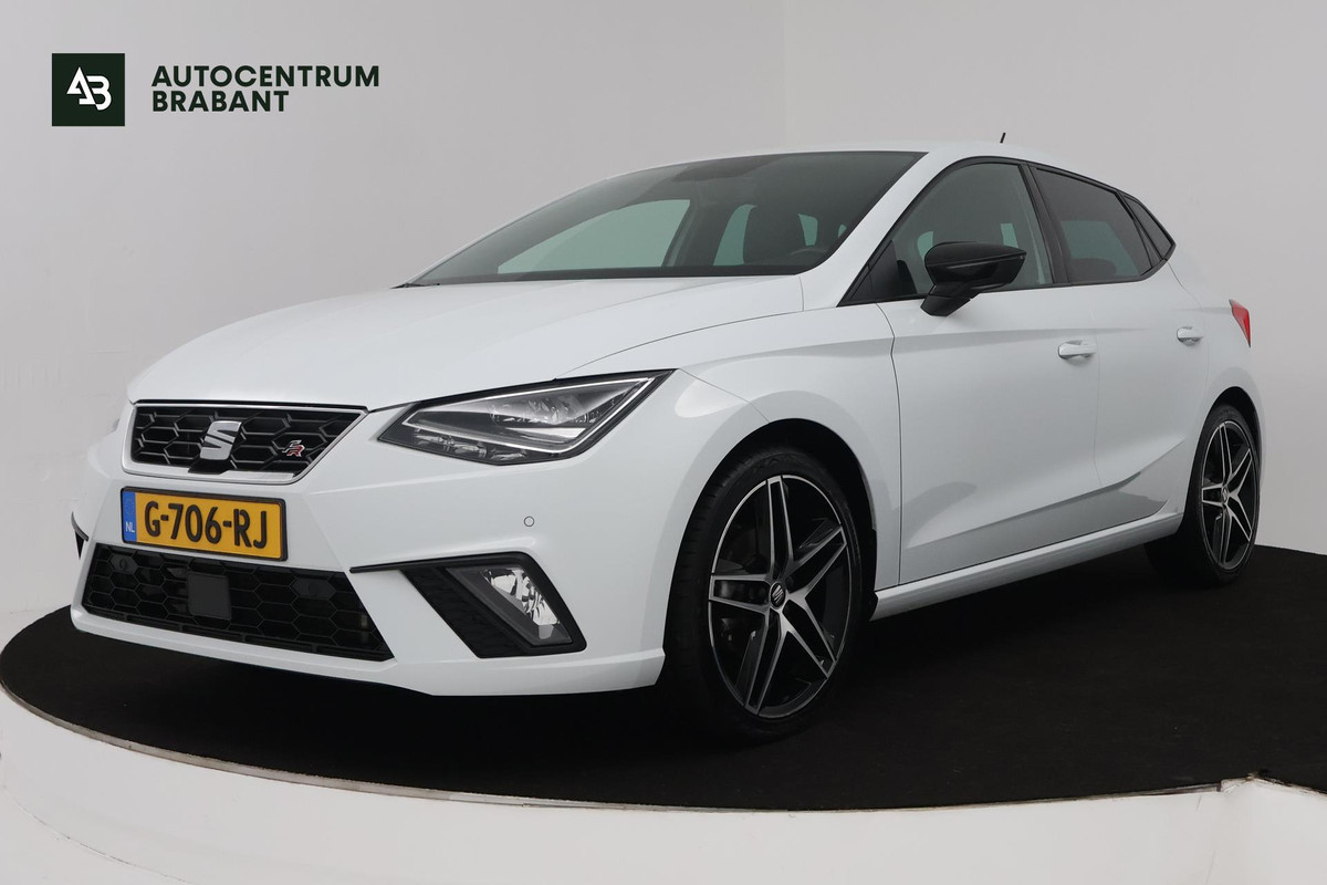 Seat Ibiza 1.0 TSI FR Business Intense (DIGITALE COCKPIT, NAVIGATIE, ACHTERUITRIJCAMERA, PARKEERSENSOREN, CRUISE CONTROL)