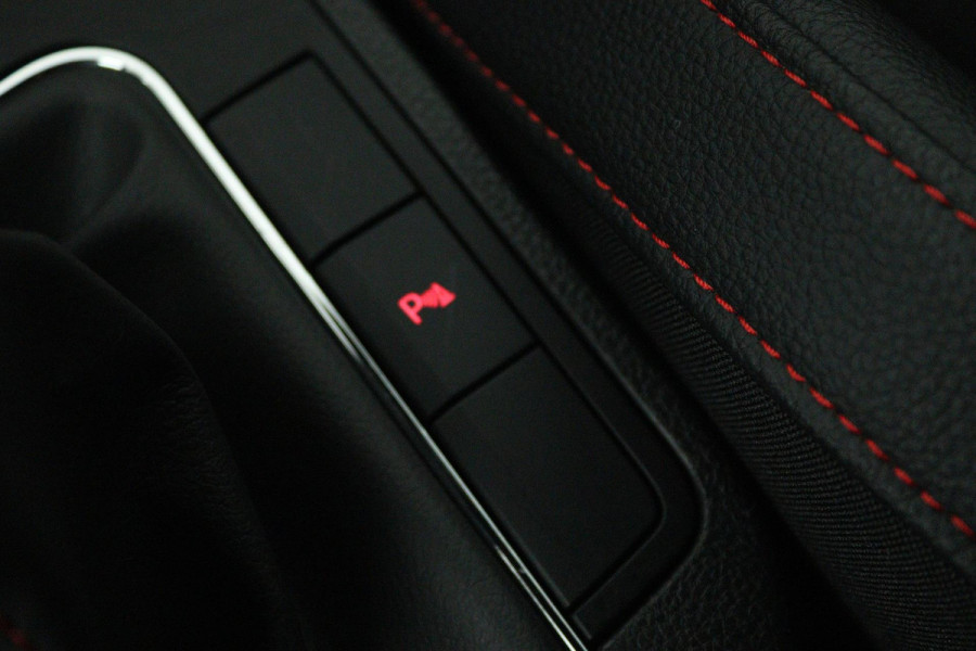 Seat Ibiza 1.0 TSI FR Business Intense (DIGITALE COCKPIT, NAVIGATIE, ACHTERUITRIJCAMERA, PARKEERSENSOREN, CRUISE CONTROL)