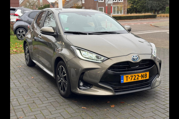 Toyota Yaris 1.5 Hybrid Dynamic | Eerste eigenaar, Oxyde Bronze,16 inch, LED, Privacy Glass, Apple CarPlay/Android Auto, Weinig KM!