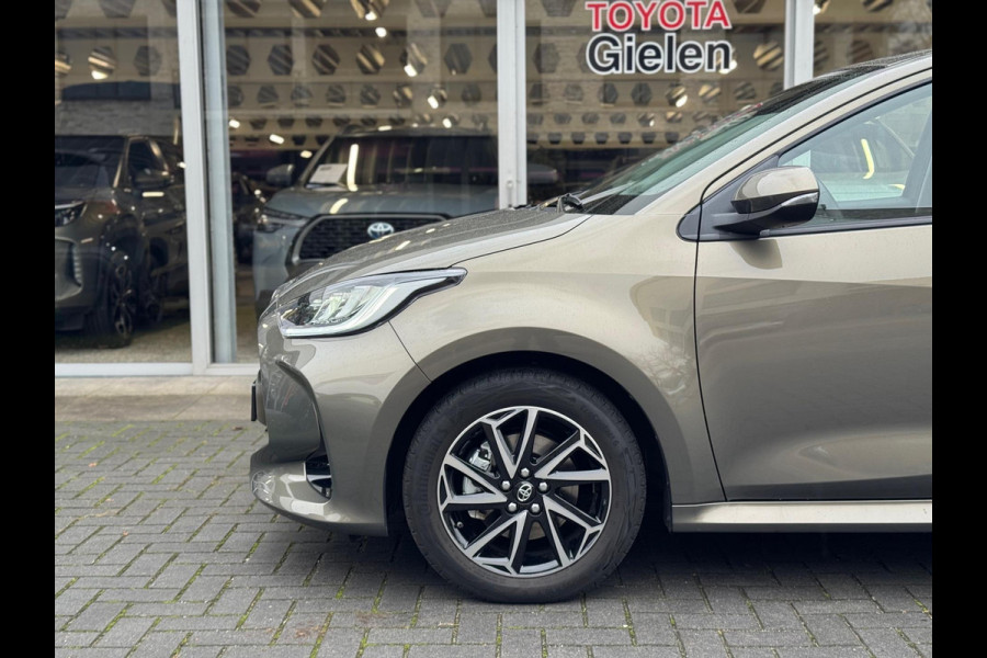 Toyota Yaris 1.5 Hybrid Dynamic | Eerste eigenaar, Oxyde Bronze,16 inch, LED, Privacy Glass, Apple CarPlay/Android Auto, Weinig KM!