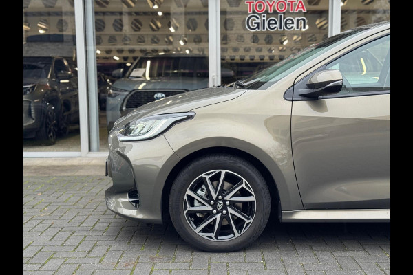 Toyota Yaris 1.5 Hybrid Dynamic | Eerste eigenaar, Oxyde Bronze,16 inch, LED, Privacy Glass, Apple CarPlay/Android Auto, Weinig KM!