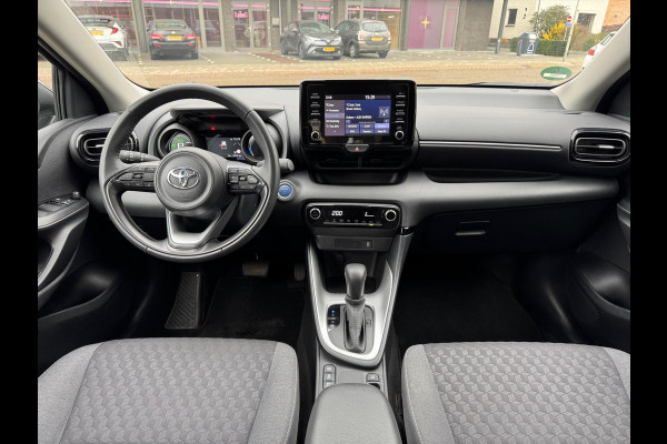 Toyota Yaris 1.5 Hybrid Dynamic | Eerste eigenaar, Oxyde Bronze,16 inch, LED, Privacy Glass, Apple CarPlay/Android Auto, Weinig KM!