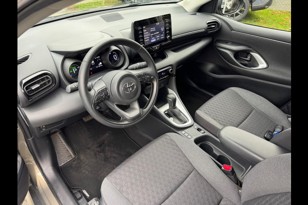 Toyota Yaris 1.5 Hybrid Dynamic | Eerste eigenaar, Oxyde Bronze,16 inch, LED, Privacy Glass, Apple CarPlay/Android Auto, Weinig KM!