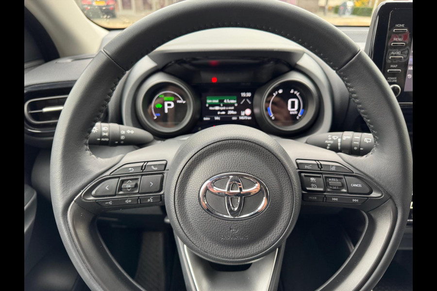Toyota Yaris 1.5 Hybrid Dynamic | Eerste eigenaar, Oxyde Bronze,16 inch, LED, Privacy Glass, Apple CarPlay/Android Auto, Weinig KM!