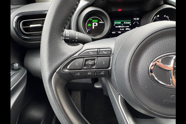 Toyota Yaris 1.5 Hybrid Dynamic | Eerste eigenaar, Oxyde Bronze,16 inch, LED, Privacy Glass, Apple CarPlay/Android Auto, Weinig KM!