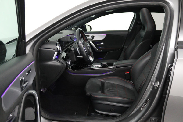 Mercedes-Benz A-Klasse 220 4MATIC Premium Plus (PANORAMADAK, SFEERVERLICHTING, STOELVERWARMING, BURMESTER, ACHTERUITRIJCAMERA)